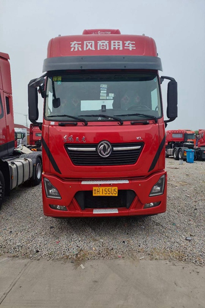 二手國(guó)六牽引車(chē)